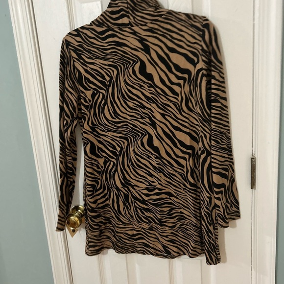 Zebra Camel Sawyer Top - Picture 3 of 3